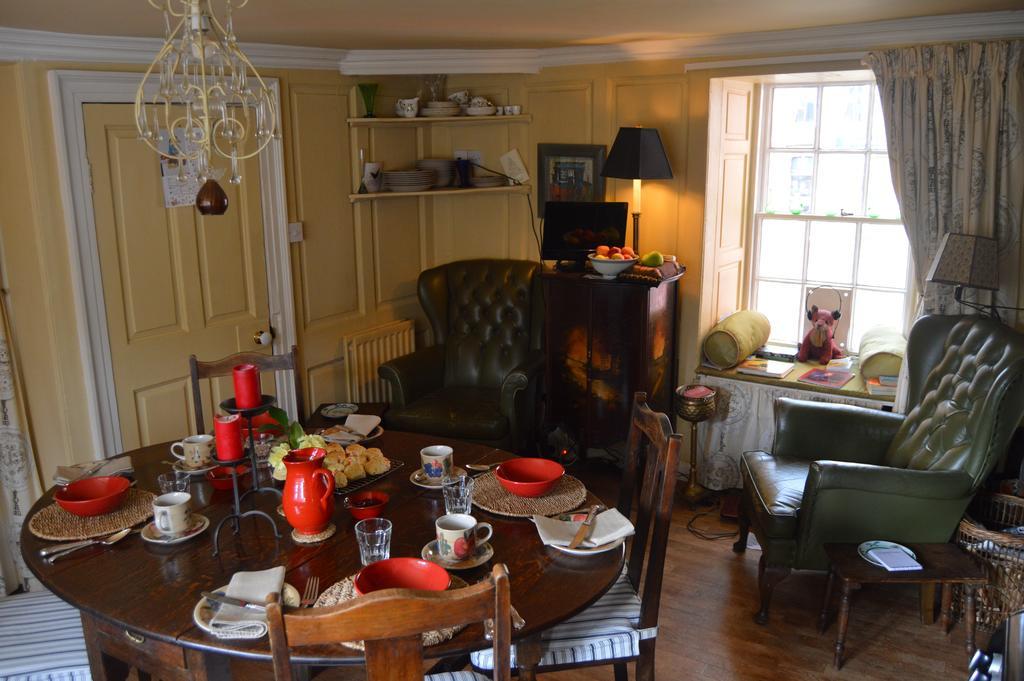 Lady Penelope'S B&B Duns Luaran gambar